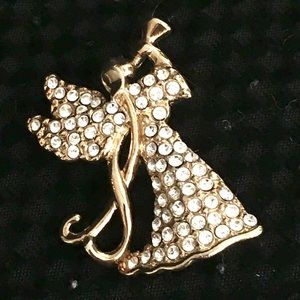 Monet trumpeting angel pin